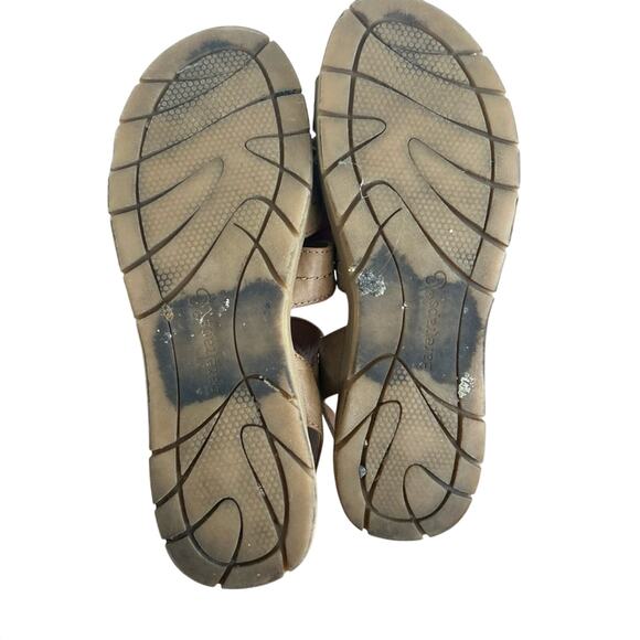 Baretraps Women's Cindy Brown Strappy Sandals - Picture 4 of 4